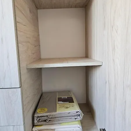 Center Point Apartment *